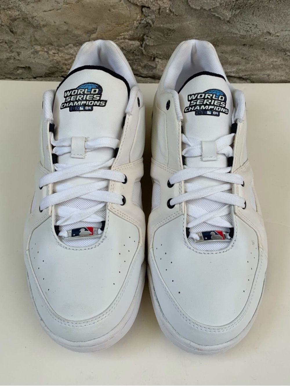 Reebok Red Sox 2004 World Series Champions Cross Trainer Sneakers Men's Size 7